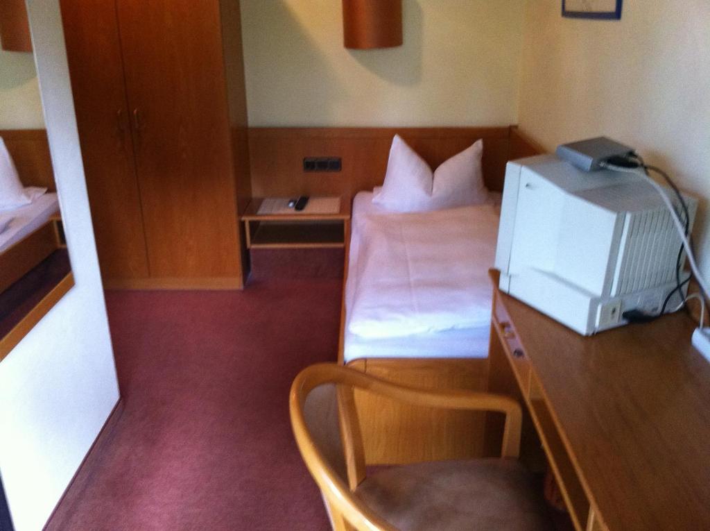 Hotel Bacchusstube Garni Goldbach  Phòng bức ảnh