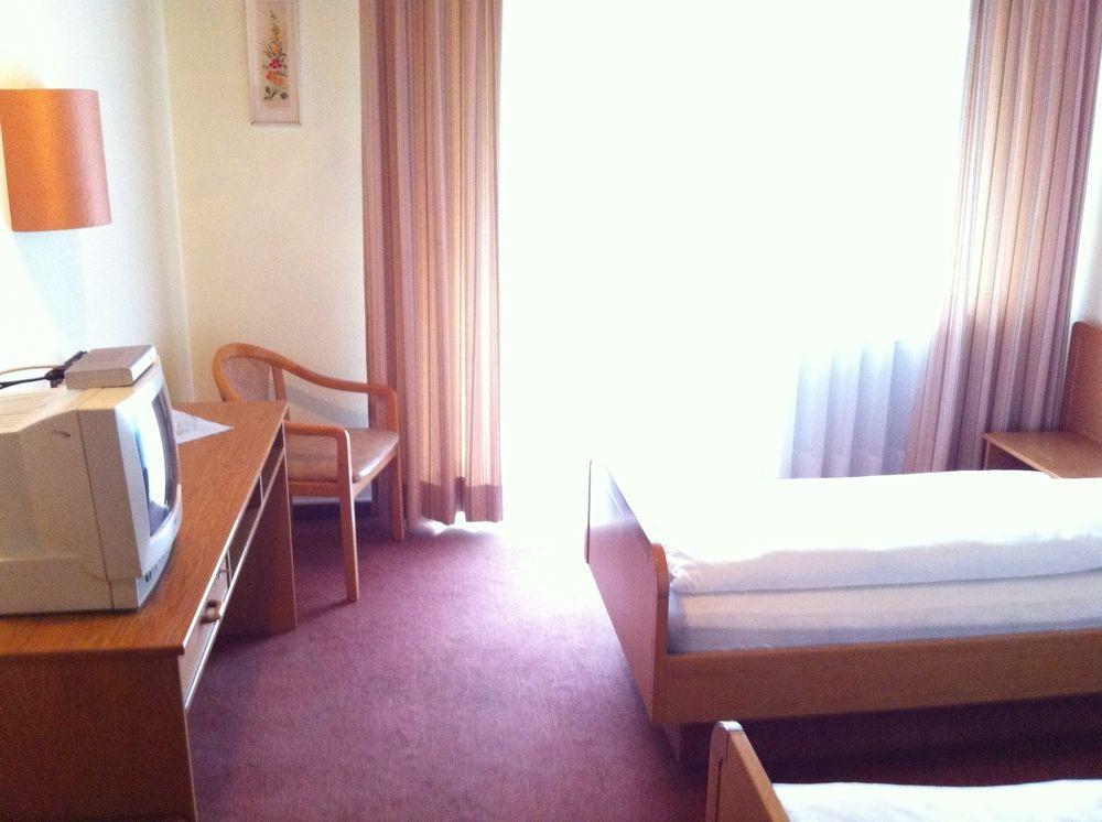 Hotel Bacchusstube Garni Goldbach  Ngoại thất bức ảnh