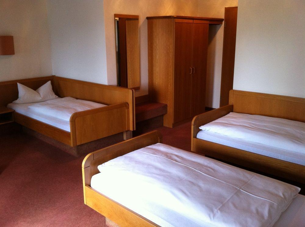 Hotel Bacchusstube Garni Goldbach  Ngoại thất bức ảnh