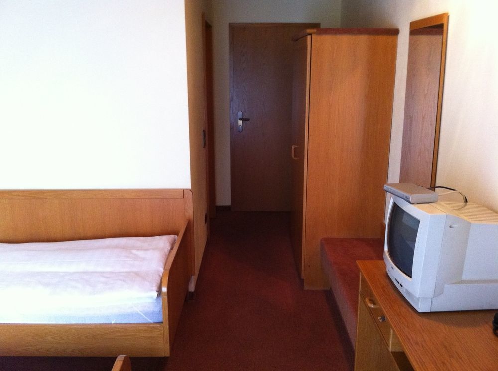Hotel Bacchusstube Garni Goldbach  Ngoại thất bức ảnh