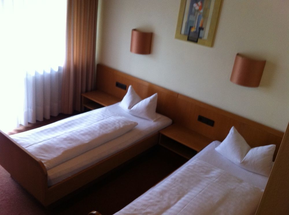 Hotel Bacchusstube Garni Goldbach  Ngoại thất bức ảnh